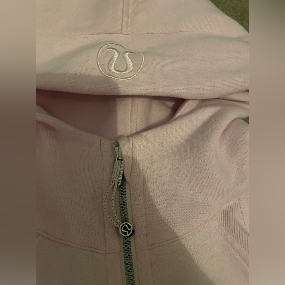Lululemon pink cropped scuba hoodie size XS/S